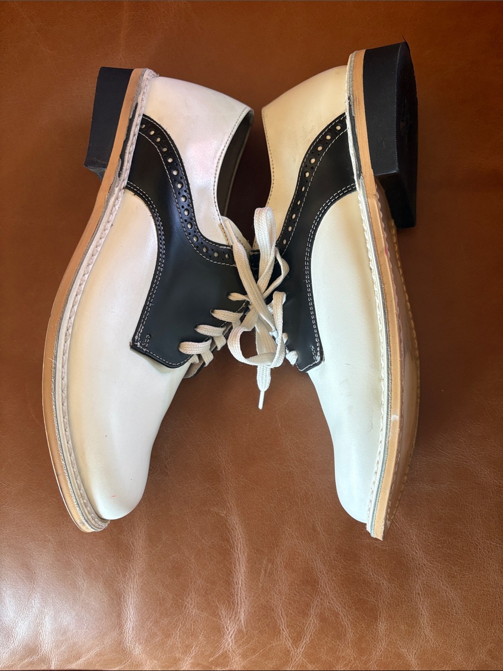 Vintage Mickey Saddle Shoes made in MX Black/ white hardly worn leather sole 5.5 - Picture 3 of 8